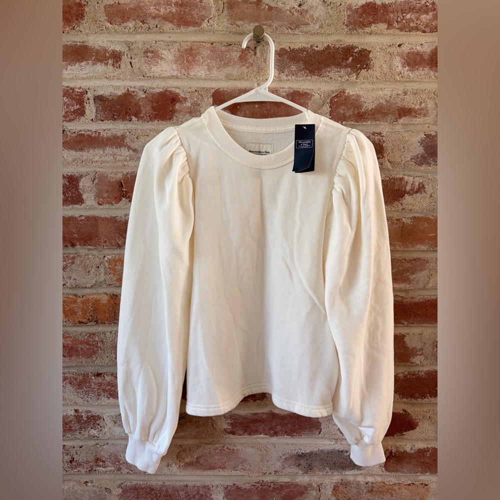Abercrombie & Fitch Cream Soft AF Collection sweater size xs
